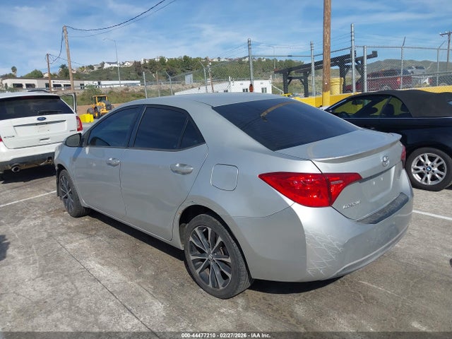 Toyota COROLLA SE 2018 5YFBURHE3JP836877 Image 3