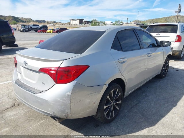 Toyota COROLLA SE 2018 5YFBURHE3JP836877 Image 4