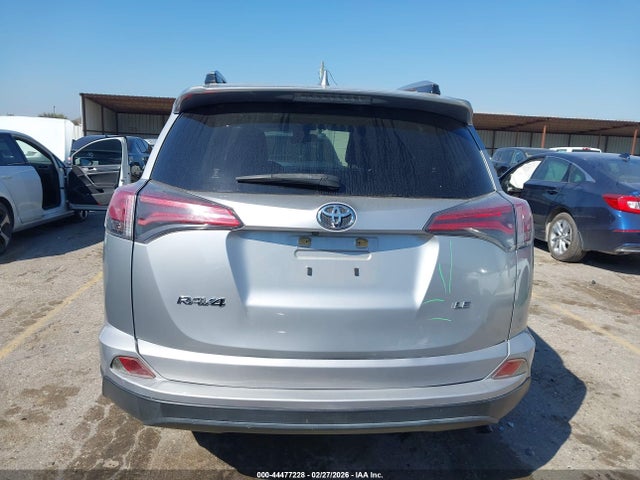 44477228 :رقم المزاد ، JTMZFREV5JJ185415 vin ، 2018 Toyota Rav4 Le مزاد بيع