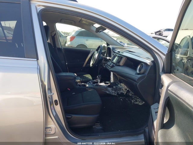 44477228 :رقم المزاد ، JTMZFREV5JJ185415 vin ، 2018 Toyota Rav4 Le مزاد بيع