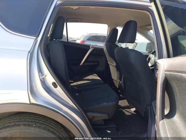 44477228 :رقم المزاد ، JTMZFREV5JJ185415 vin ، 2018 Toyota Rav4 Le مزاد بيع