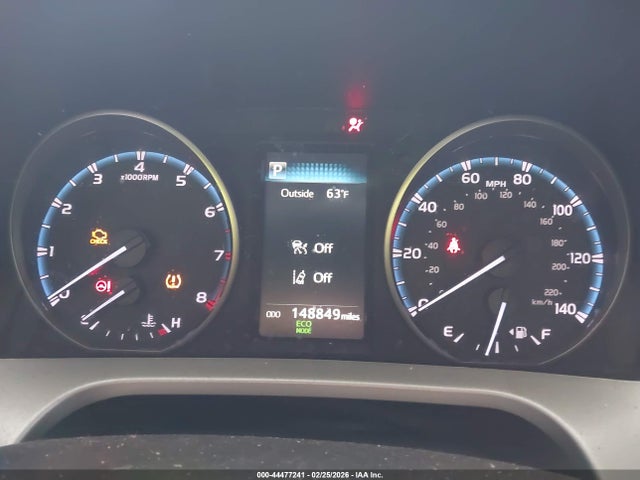 2T3ZFREV6HW393203 Toyota RAV4 LE