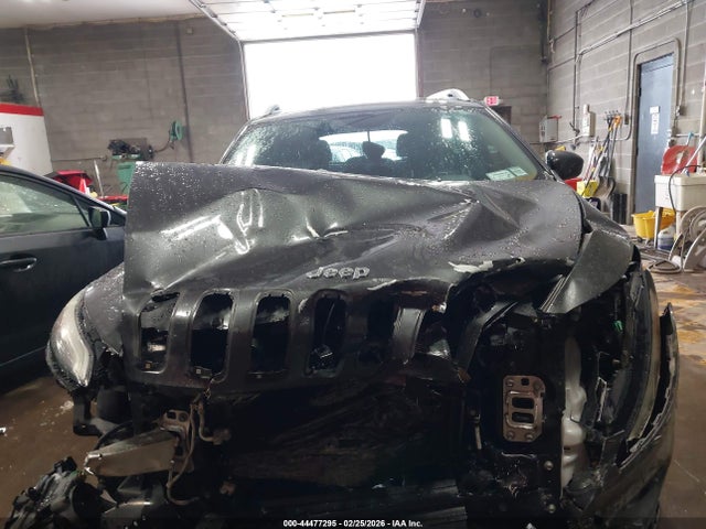 2016 Jeep Cherokee Latitude მანქანა იყიდება აუქციონზე, vin: 1C4PJMCS5GW140567, აუქციონის ნომერი: 44477295