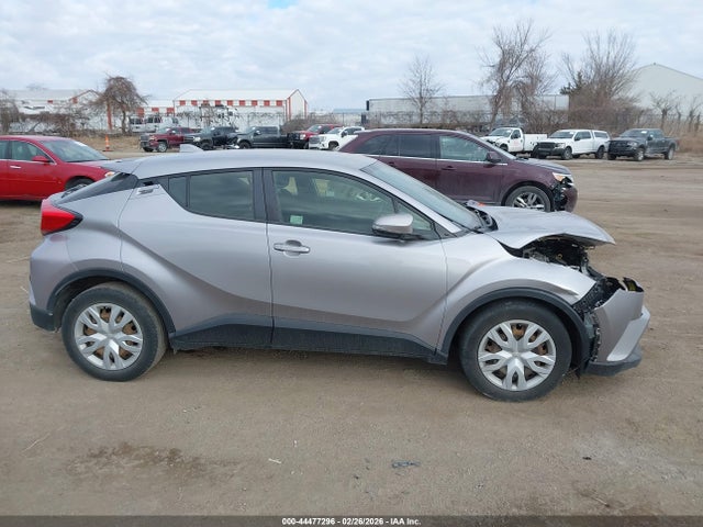 Toyota C-HR LE 2019 JTNKHMBX4K1022675 Image 13