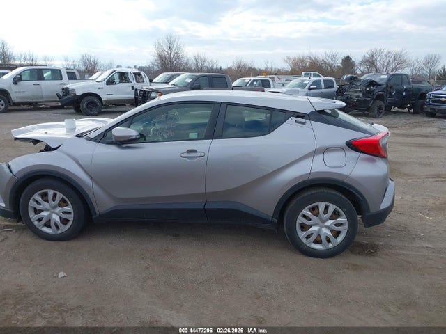 Toyota C-HR LE 2019 JTNKHMBX4K1022675 Image 14