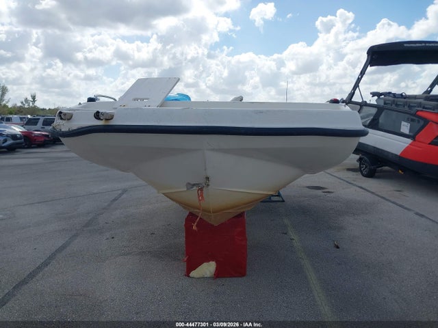 Продажа на аукционе авто 2006 Bayliner 18', vin: BLNA04DBF506, номер лота: 44477301