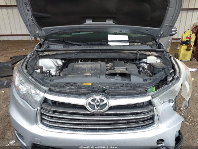 5TDZKRFH1FS120107 Toyota Highlander Le Plus V6