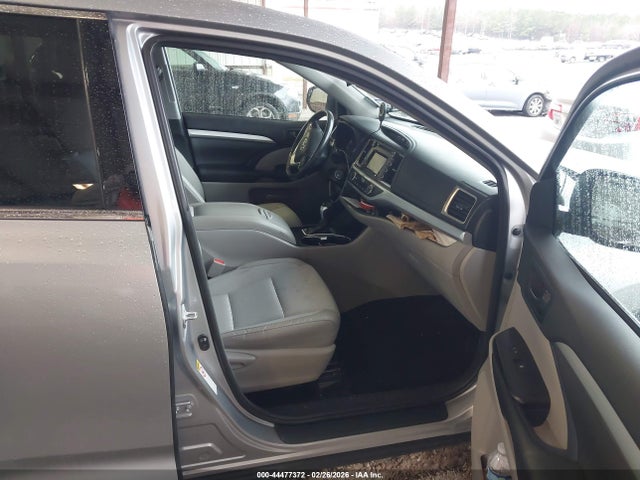 5TDZKRFH1FS120107 Toyota Highlander Le Plus V6
