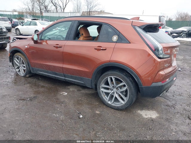 2019 CADILLAC XT4 1GYFZFR47KF146513 Photo 2