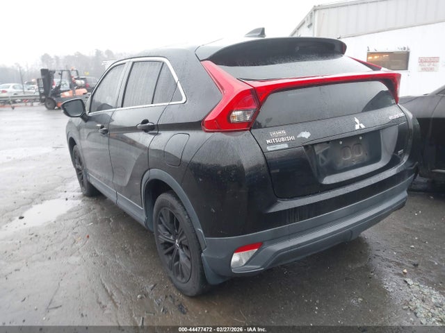 2018 MITSUBISHI ECLIPSE CROSS JA4AT4AAXJZ044380 Photo 2