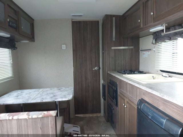 5ZT2CXHC6HF011406 Coachmen Other