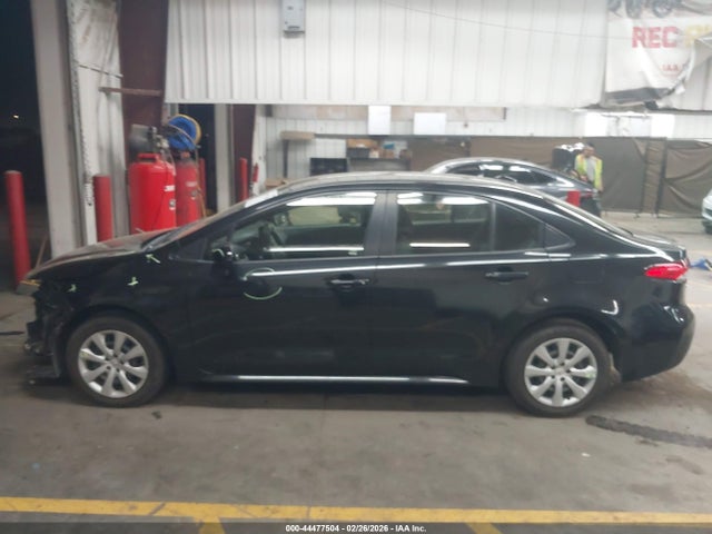 JTDEPMAE8NJ221057 Toyota COROLLA LE