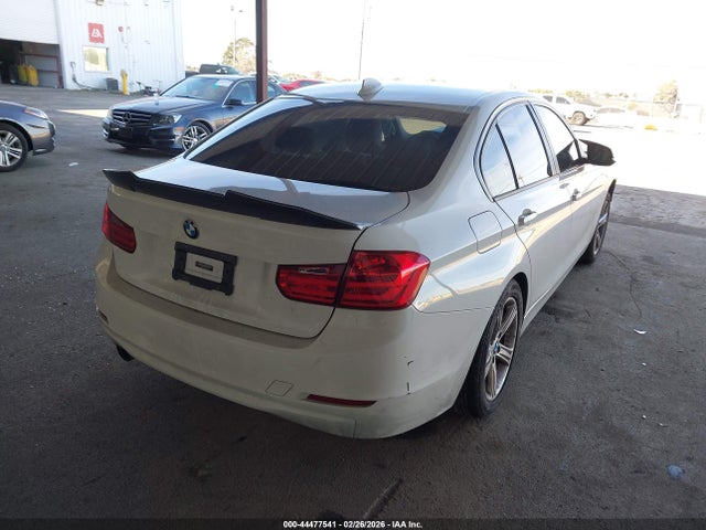 2014 BMW 320I WBA3B1C58EK132873 Photo 3