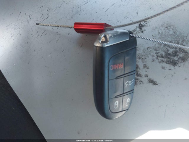 44477608 :رقم المزاد ، 1C3CCCAB8FN633125 vin ، 2015 Chrysler 200 Limited مزاد بيع