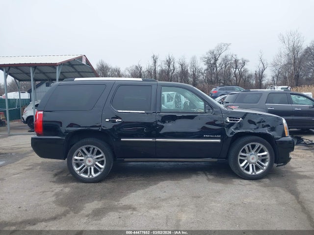 2014 Cadillac Escalade Platinum მანქანა იყიდება აუქციონზე, vin: 1GYS4DEF5ER156145, აუქციონის ნომერი: 44477652