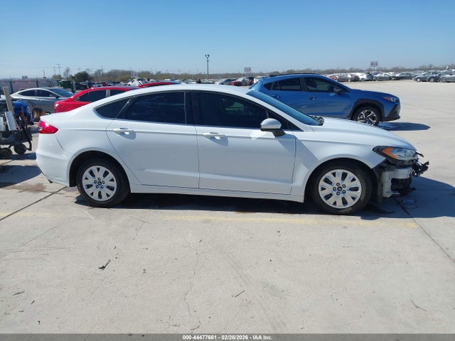 Ford FUSION S 2019 3FA6P0G76KR231602 Image 14