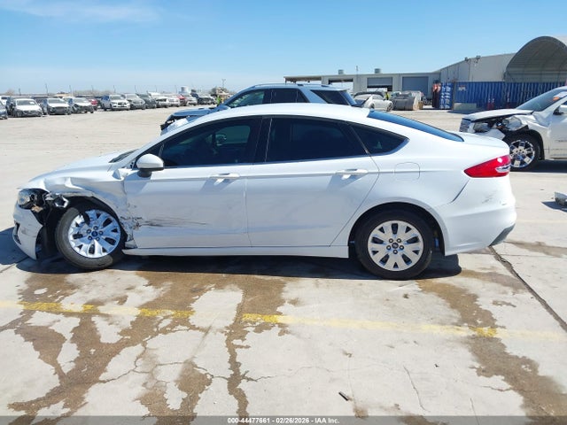 Ford FUSION S 2019 3FA6P0G76KR231602 Image 15