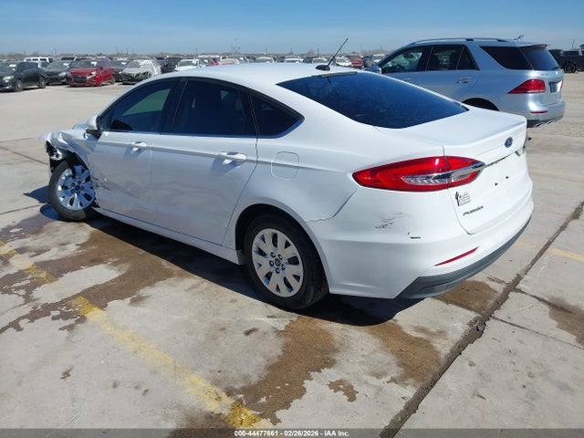 Ford FUSION S 2019 3FA6P0G76KR231602 Image 3