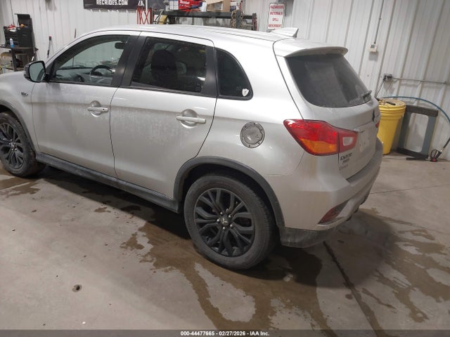 2018 MITSUBISHI OUTLANDER SPORT JA4AR3AU2JU016086 Photo 2