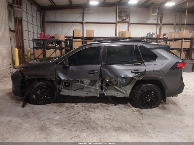 2T3W1RFV3RC255816 Toyota Rav4 Xle