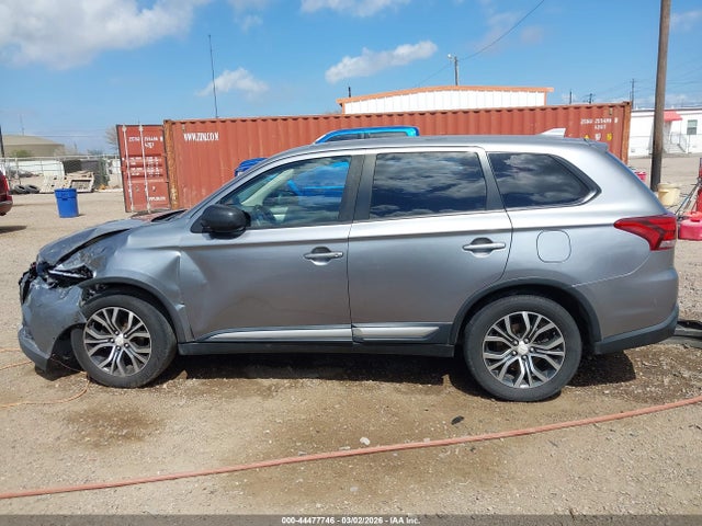 Продаж на аукціоні авто 2018 Mitsubishi Outlander Es, vin: JA4AD2A3XJZ053082, номер лоту: 44477746
