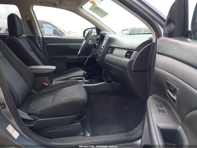 Продаж на аукціоні авто 2018 Mitsubishi Outlander Es, vin: JA4AD2A3XJZ053082, номер лоту: 44477746