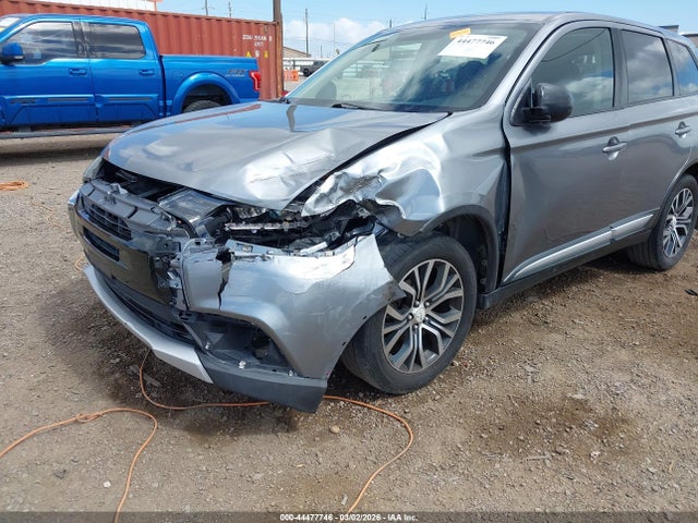 Продаж на аукціоні авто 2018 Mitsubishi Outlander Es, vin: JA4AD2A3XJZ053082, номер лоту: 44477746