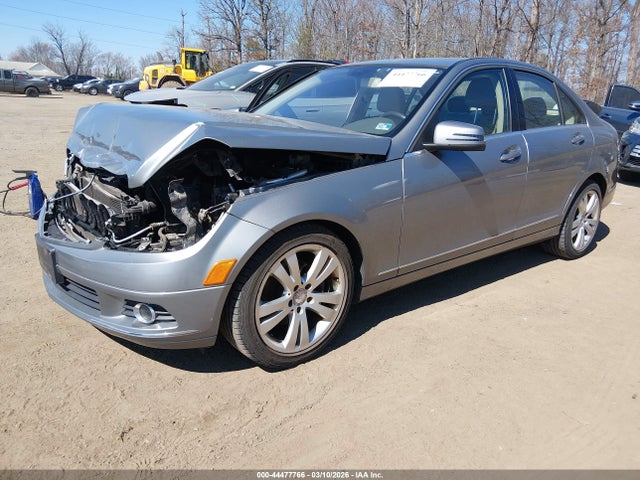 2011 MERCEDES-BENZ C 300 WDDGF8BB7BR181080 Photo 1