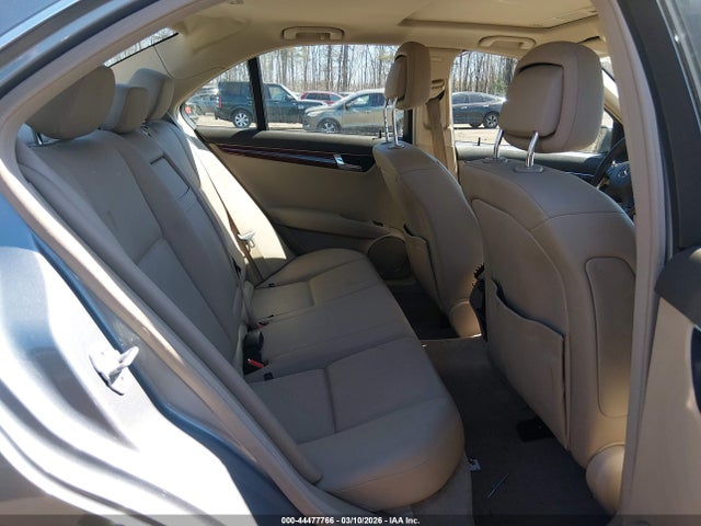 2011 MERCEDES-BENZ C 300 WDDGF8BB7BR181080 Photo 7