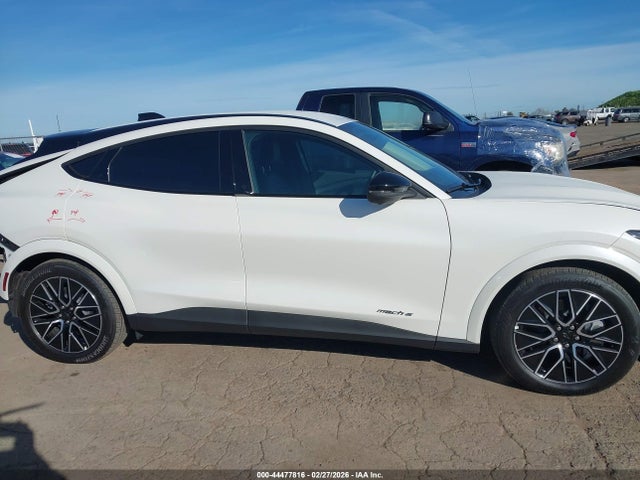 Ford Mustang Mach-e Premium 2025 3FMTK3R76SMA38756 Image 14
