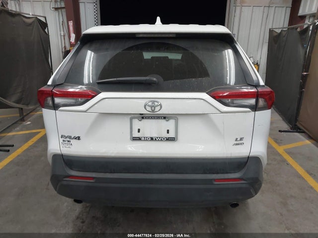 2T3G1RFV4RW434398 Toyota RAV4 LE