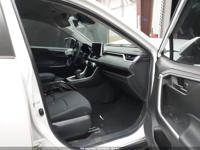 2T3G1RFV4RW434398 Toyota RAV4 LE