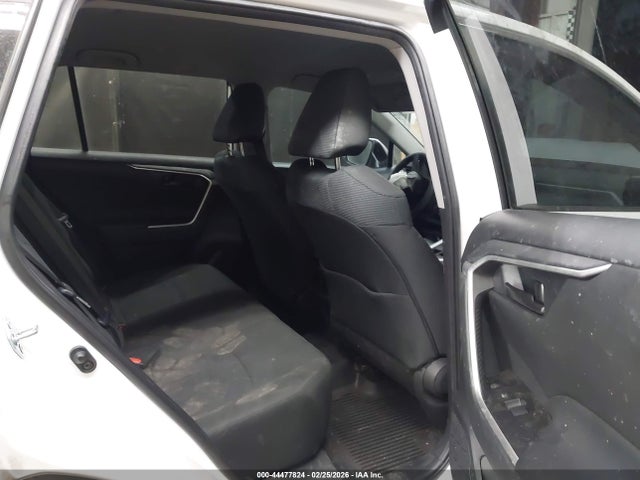 2T3G1RFV4RW434398 Toyota RAV4 LE