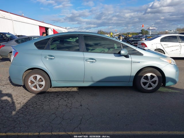 Toyota Prius Three 2014 JTDKN3DU8E1783014 Image 13