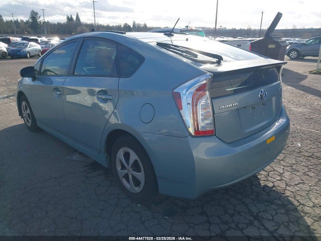 Toyota Prius Three 2014 JTDKN3DU8E1783014 Image 3