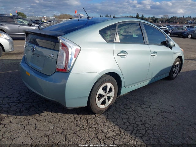 Toyota Prius Three 2014 JTDKN3DU8E1783014 Image 4