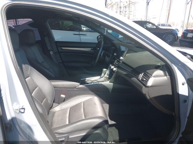 1HGCV1F30NA121944 Honda Accord Sport