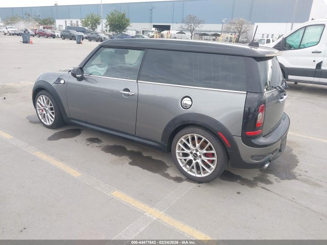 2008 MINI COOPER S CLUBMAN WMWMM33598TP89013 Photo 2