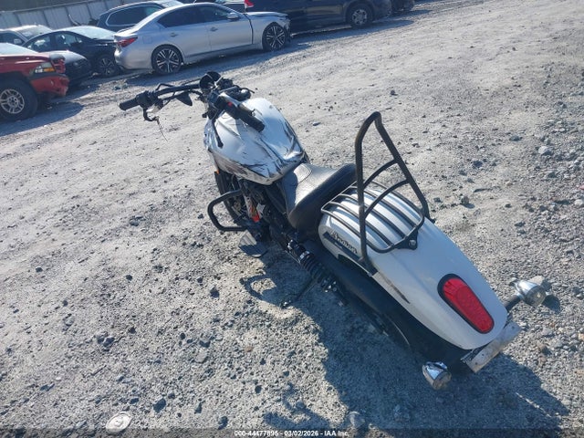 2016 INDIAN MOTORCYCLE CO. SCOUT 56KMSA114G3112747 Photo 2