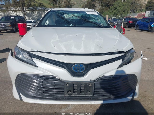 4T1B21HK4JU007053 Toyota Camry Hybrid Xle