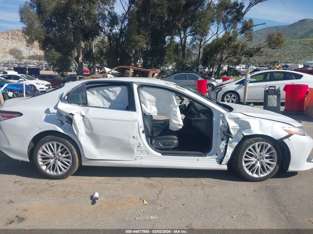 4T1B21HK4JU007053 Toyota Camry Hybrid Xle