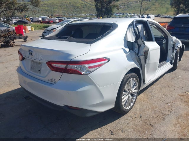 4T1B21HK4JU007053 Toyota Camry Hybrid Xle
