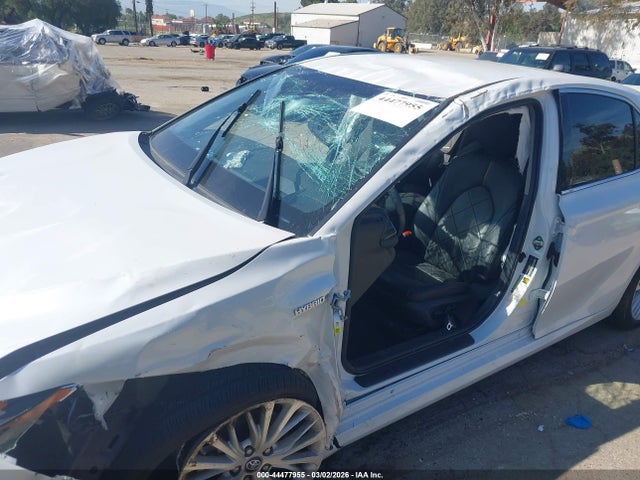 4T1B21HK4JU007053 Toyota Camry Hybrid Xle
