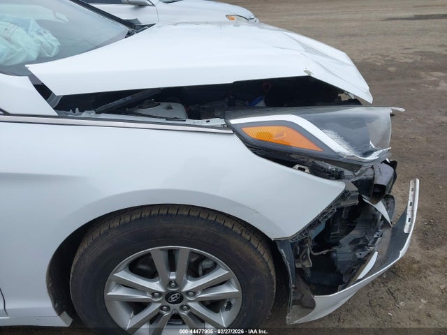 Hyundai SONATA SE 2015 5NPE24AF3FH137410 Image 17