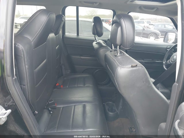 1C4NJRFBXFD271102 Jeep Patriot High Altitude Edition