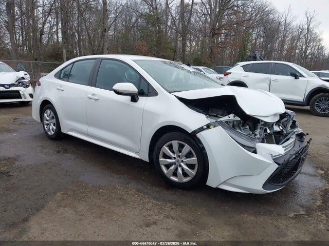 2021 Toyota Corolla Le მანქანა იყიდება აუქციონზე, vin: 5YFEPMAEXMP257228, აუქციონის ნომერი: 44478047