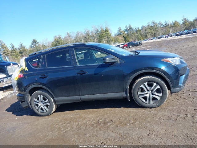 JTMBFREV6JJ729745 Toyota RAV4 LE