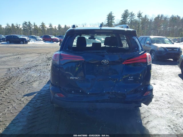 JTMBFREV6JJ729745 Toyota RAV4 LE