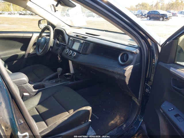 JTMBFREV6JJ729745 Toyota RAV4 LE
