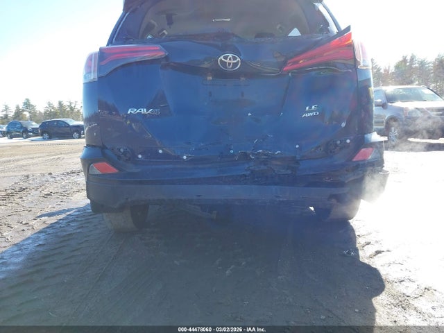 JTMBFREV6JJ729745 Toyota RAV4 LE